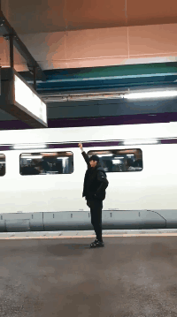 好奇你躺在別人老婆旁邊是什么感覺(jué) 酸爽的動(dòng)態(tài)效果圖