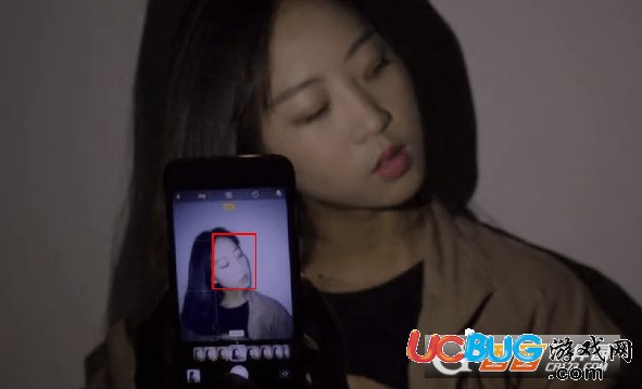 《iPhone手機(jī)》反差色怎么設(shè)置